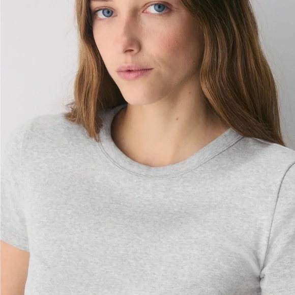 Sunday Best Ribbed Grey Tee Cropped - Picture 2 of 3